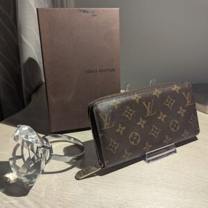 Louis Vuitton Monogram Zippy Wallet  With Red Interior And COA
